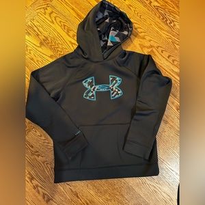 Under Armour hooded sweatshirt. Boys size youth medium